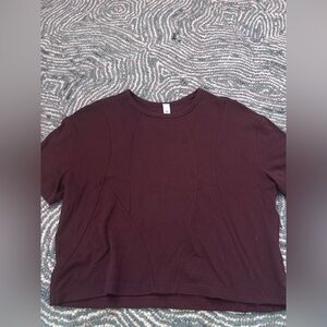 LULULEMON Women’s Slightly Cropped Athletic Top Burgandy/Maroon Ribbed Size 2